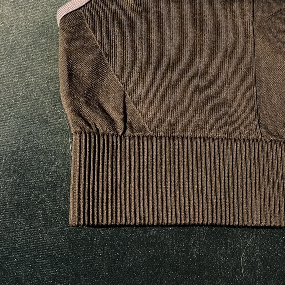 Fabletics low support sports bra in dark grey with lavender lining size Small - Picture 3 of 6